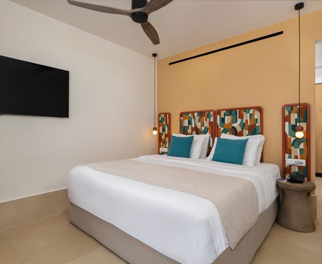 PRL Premium Deluxe Front Sea View 2 19