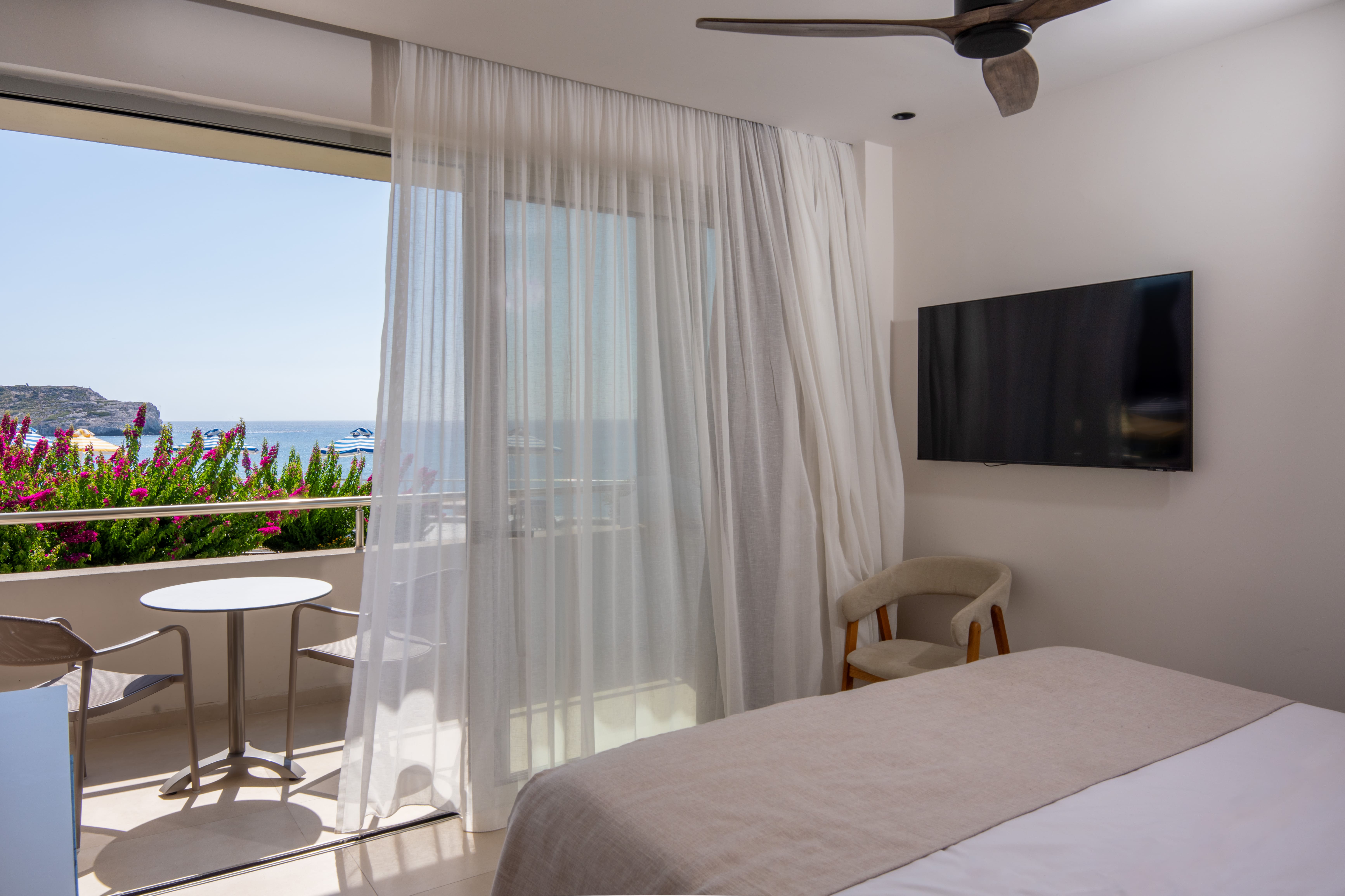 Room 163 Premium Deluxe Front SV - Bee Digital-.jpg