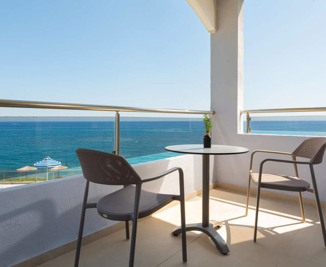 PRL Premium Deluxe Front Sea View 4 18