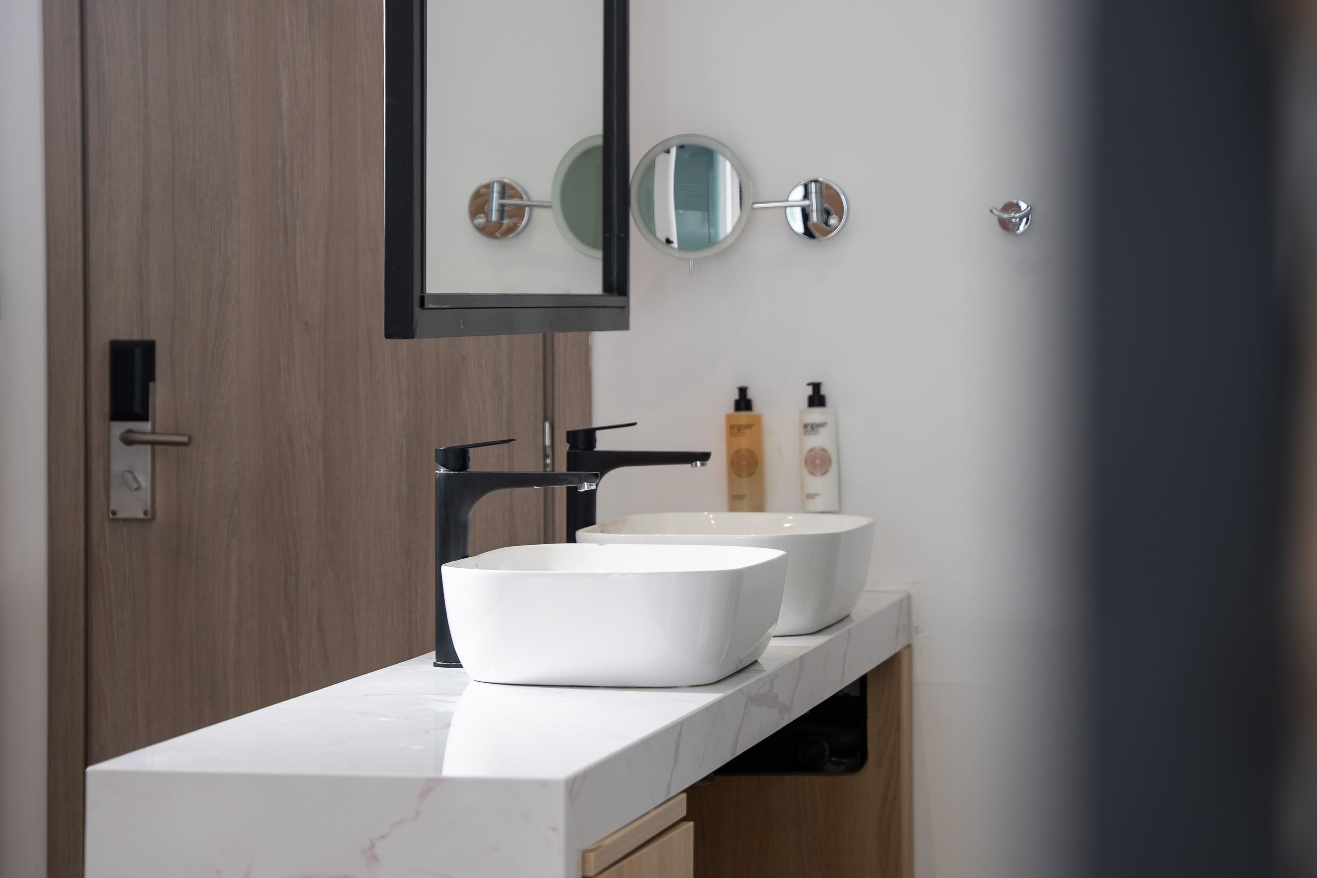 Room 440 Double Panoramic - Bee Digital-03073.jpg