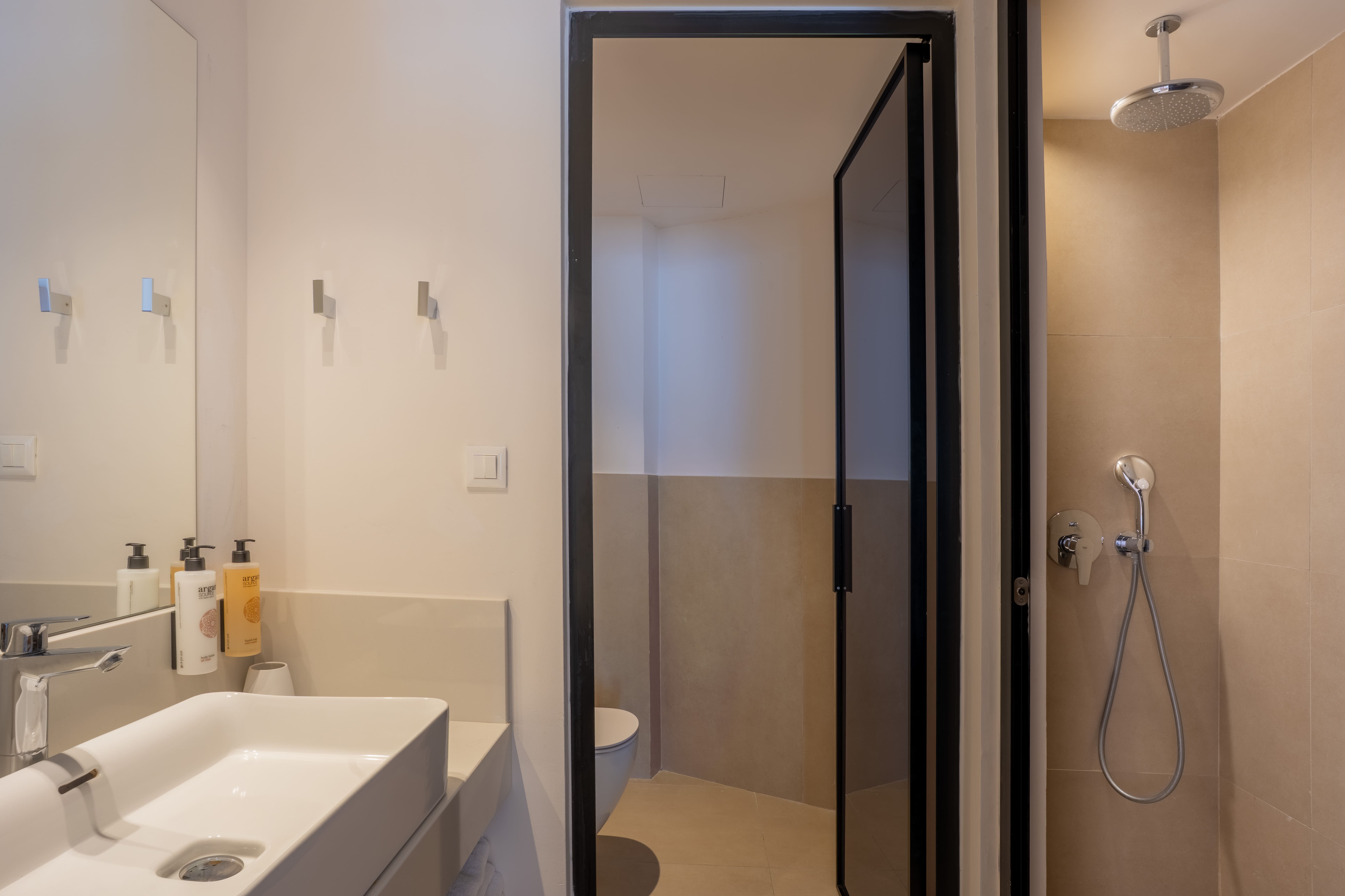 Room 339 Lifestyle JS  - Bee Digital-.jpg